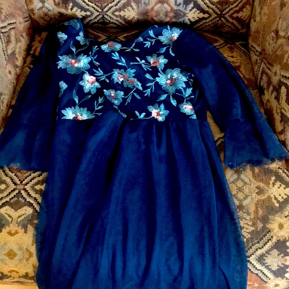 I am selling a pretty dress